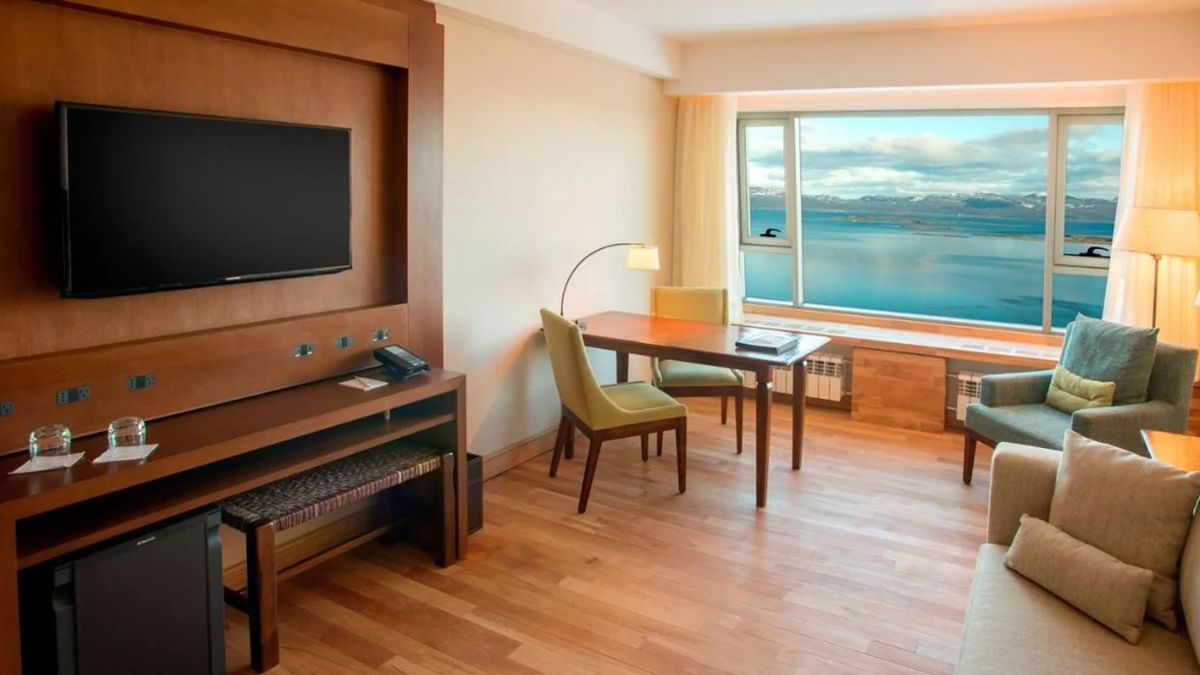 Vacaciones en Ushuaia: cuánto cuesta alojarse en el exclusivo hotel del fin del mundo con comodidades de primer nivel Vacaciones en Ushuaia: cuánto cuesta alojarse en el exclusivo hotel del fin del mundo con comodidades de primer nivel