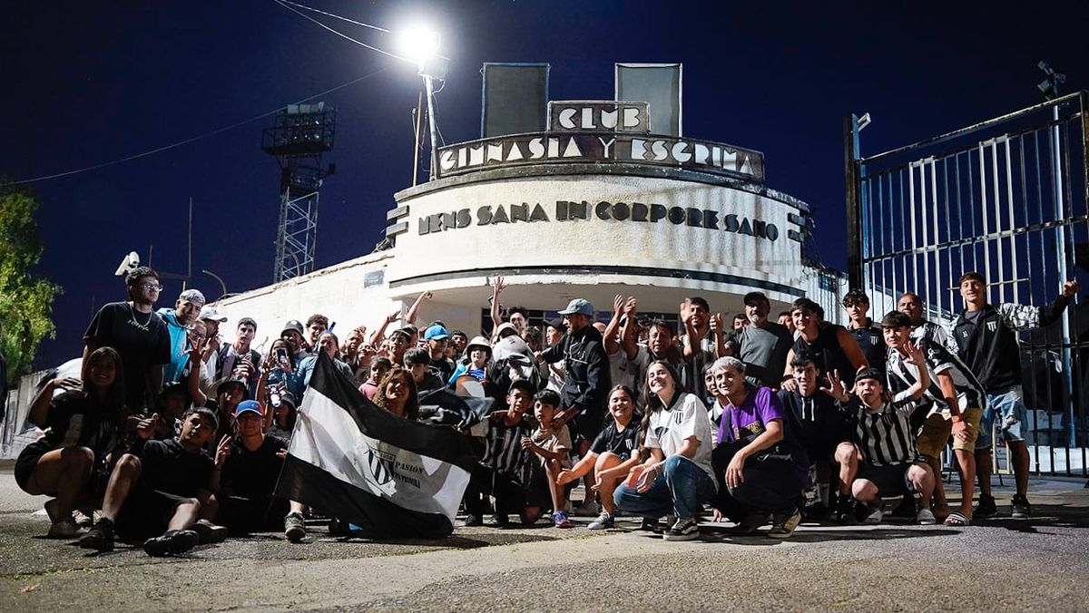 Imágenes para la historia: los festejos de Gimnasia y Esgrima en las calles de Mendoza