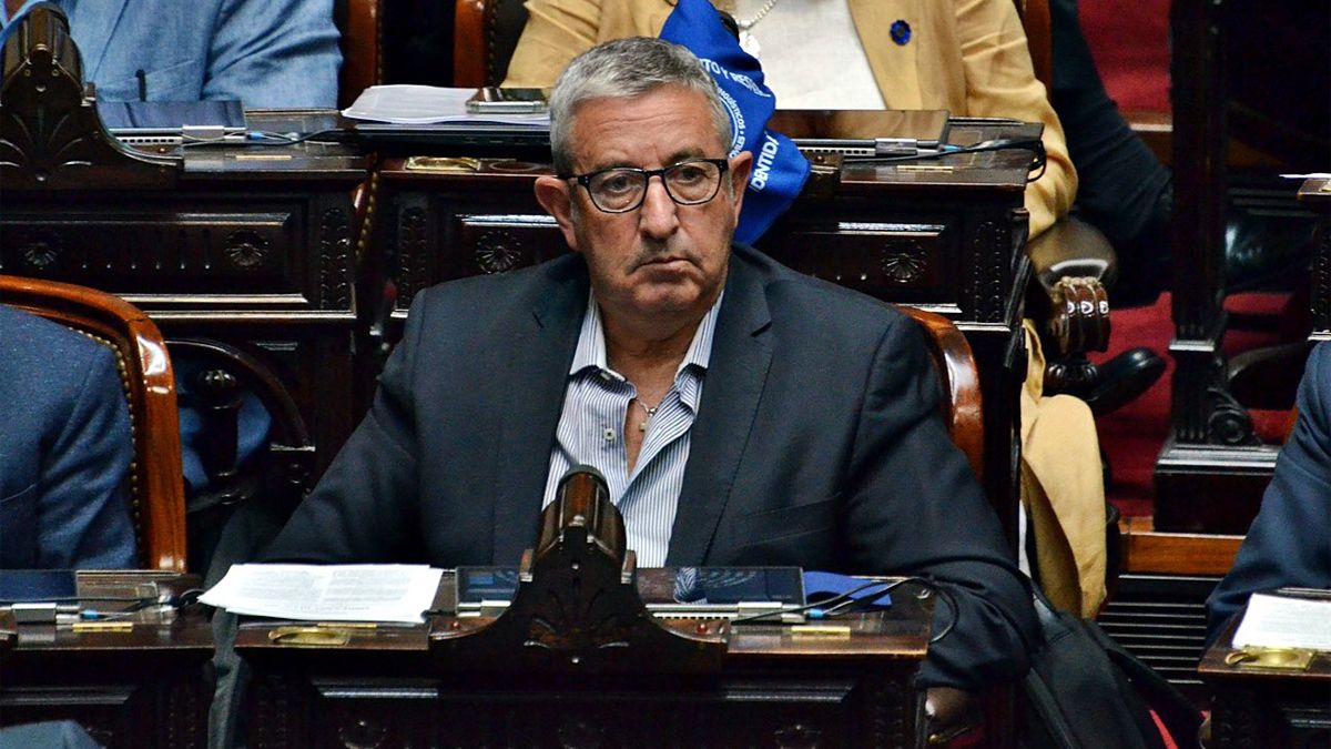 Julio Cobos y la DGE impulsan un proyecto propio de reforma de la Ley