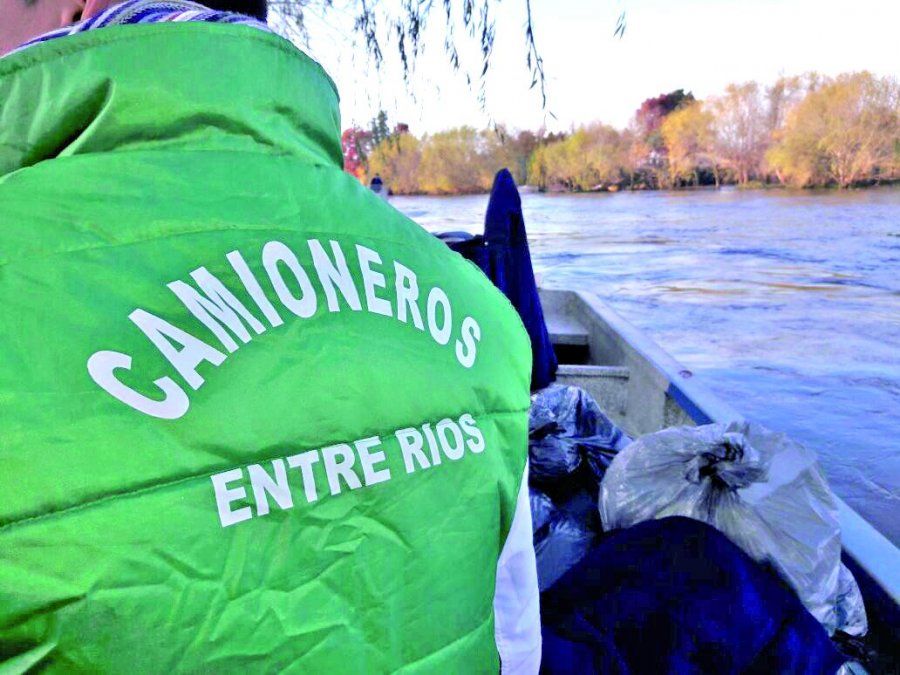 Los camioneros y un gesto solidario para la gente de Villa Paranacito