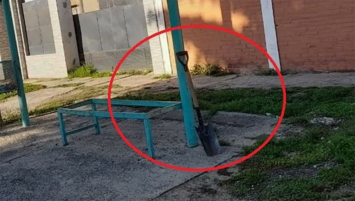Viral: una pala estuvo dos días abandonada y nadie se la llevó