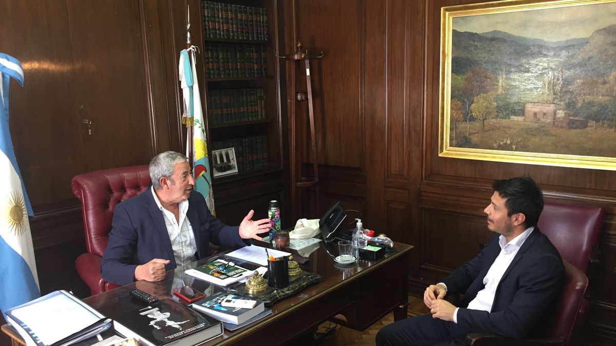 Julio Cobos recibió en su despacho del Senado de la Nación al economista Alfredo Romano