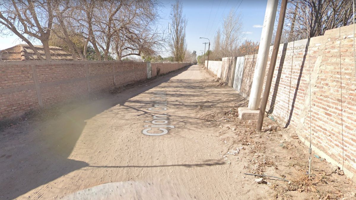 La zona en la que un hombre que estaba acompañado por su novia fue herido a cuchillazos. Está grave.