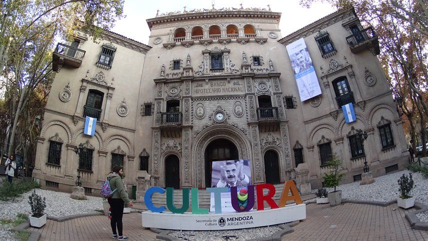 Imperdible muestra sobre Alfonsín se exhibe en la Secretaría de Cultura