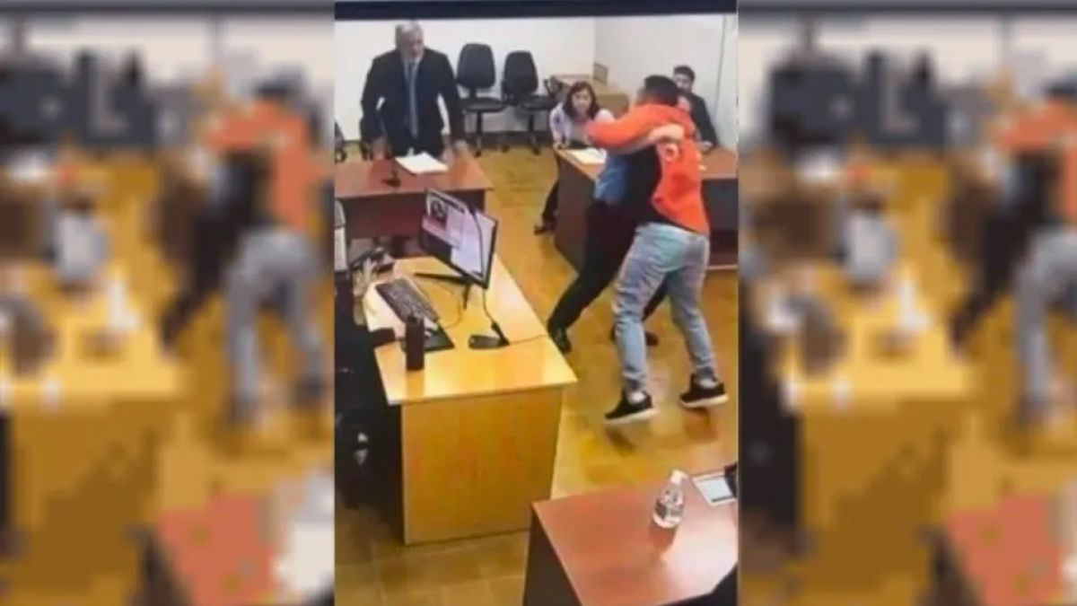 El momento del ataque al fiscal en San Juan.