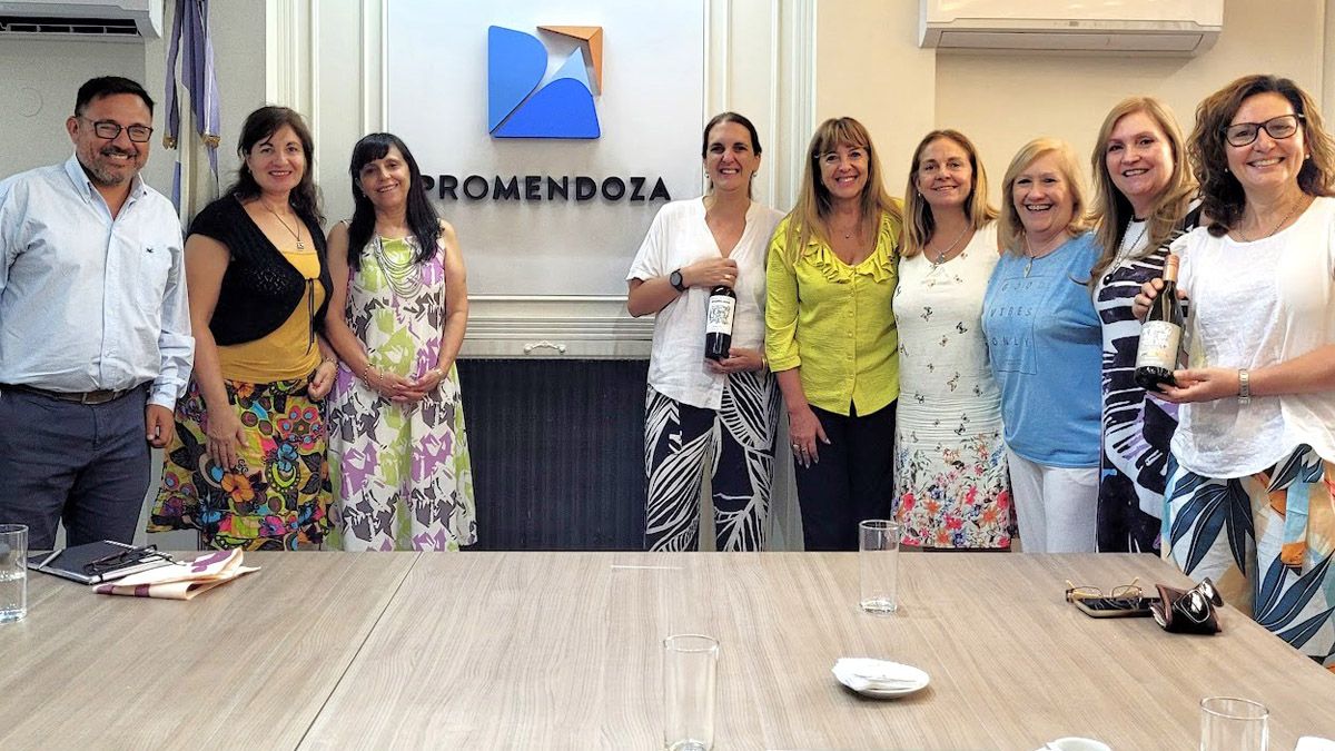 Mujeres de la Viña en ProMendoza con la gerente Patricia Giménez.