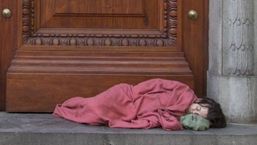 Más de 7 mil personas duermen en las calles de Buenos Aires