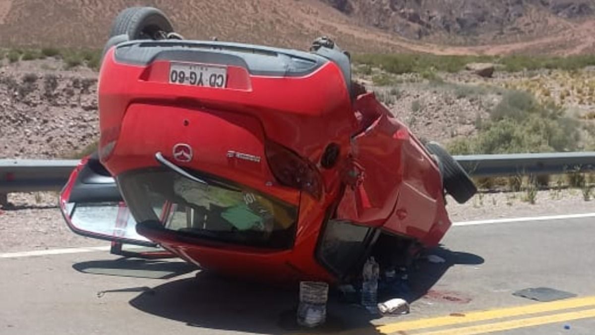 El coche siniestrado tiene patente chilena. El coche siniestrado tiene patente chilena.