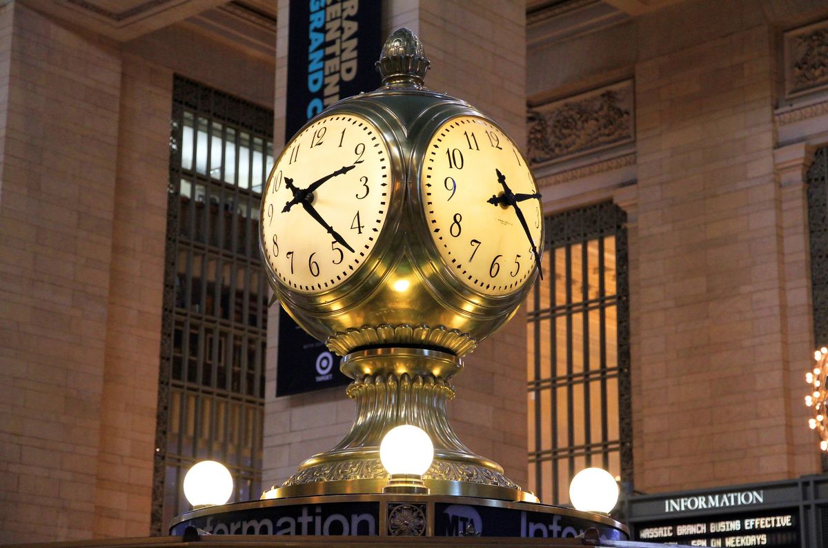 El bellísimo reloj de la estación de tren de Nueva York. El bellísimo reloj de la estación de tren de Nueva York.
