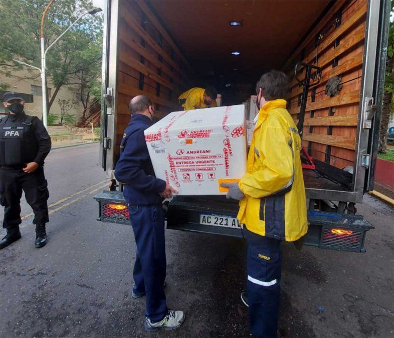 Salud, Desarrollo Social y Deportes comunicó que el martes llegaron a Mendoza 20.600 dosis de la vacuna Sputnik V.