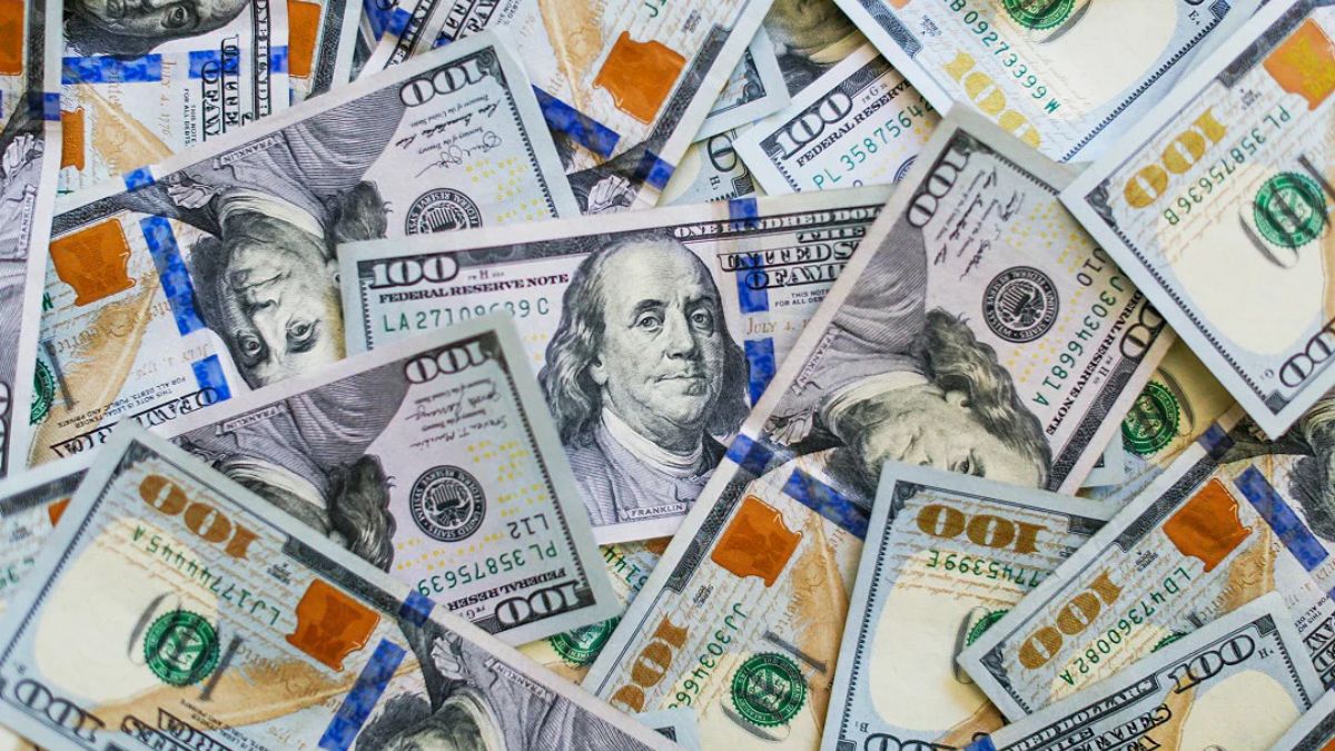 El dólar blue hoy en Mendoza se vendió a $1.023 en las cuevas del microcentro.