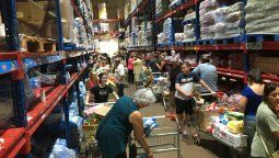 Coronavirus: largas colas en algunos supermercados ante la posible cuarentena