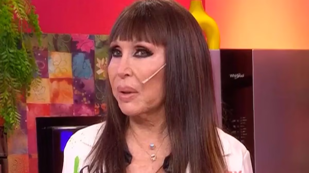 Moria Casán prendió fuego a los personajes de la tapa de Gente.