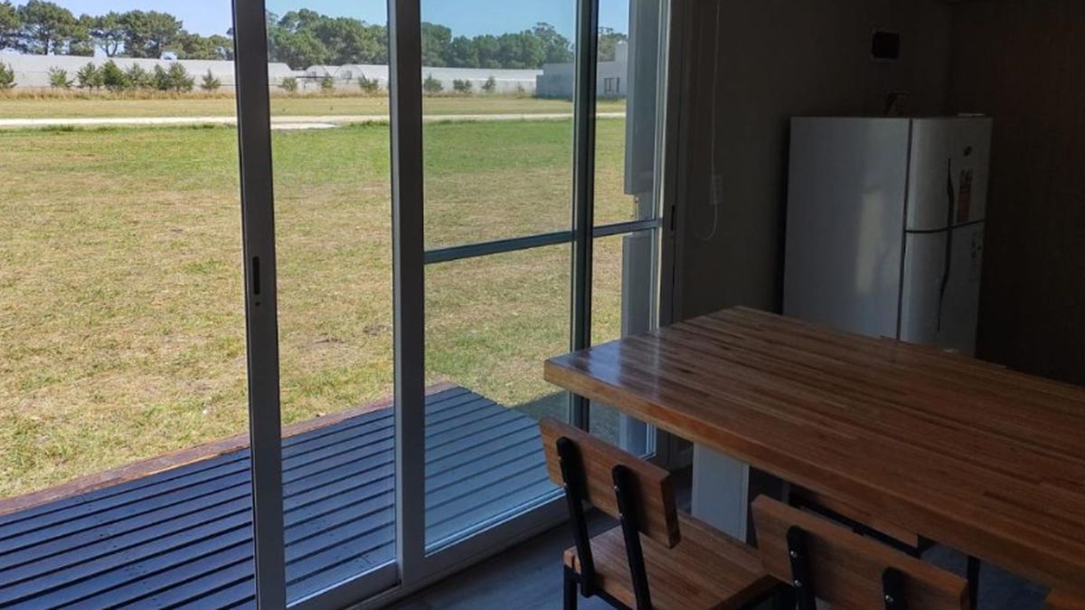 Entrada/salida de la casa container. Entrada/salida de la casa container.