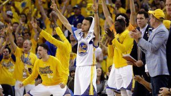 Los Warriors de Curry se recuperaron en la final del Oeste