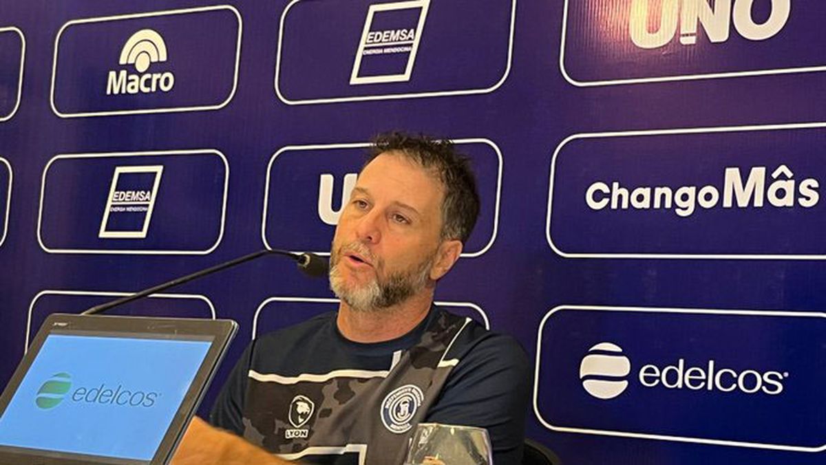 El entrenador de Independiente Rivadavia, Rodolfo De Paoli, planifica realizar cambios para jugar ante Unión, en Santa Fe.