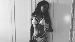 Una de las últimas selfies hot del año de Candelaria Tinelli