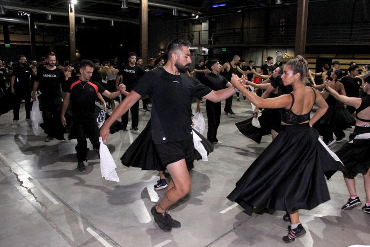 Un momentos de los ensayos de esta Fiesta de la Vendimia 2024 que se desarrolló en diferentes espacios culturales y deportivos. Un momentos de los ensayos de esta Fiesta de la Vendimia 2024 que se desarrolló en diferentes espacios culturales y deportivos.