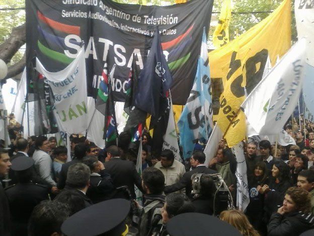 Paco Pérez pidió que no hubiera policías en la Legislatura por la llegada de cientos de militantes del PJ