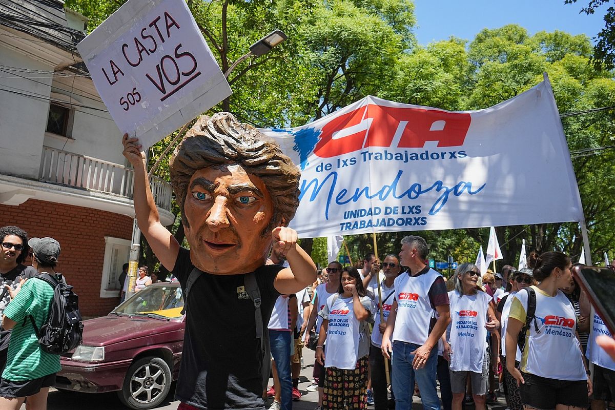 La protesta de la CTA en Mendoza, durante el paro nacional del miércoles pasado. La protesta de la CTA en Mendoza, durante el paro nacional del miércoles pasado.