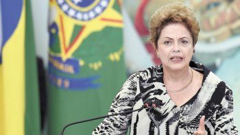 Dilma apenas reunió a su gabinete buscando superar la situación crítica