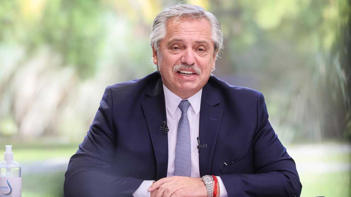 El Presidente decretó tres días de duelo nacional por la muerte de Carlos Saúl Menem