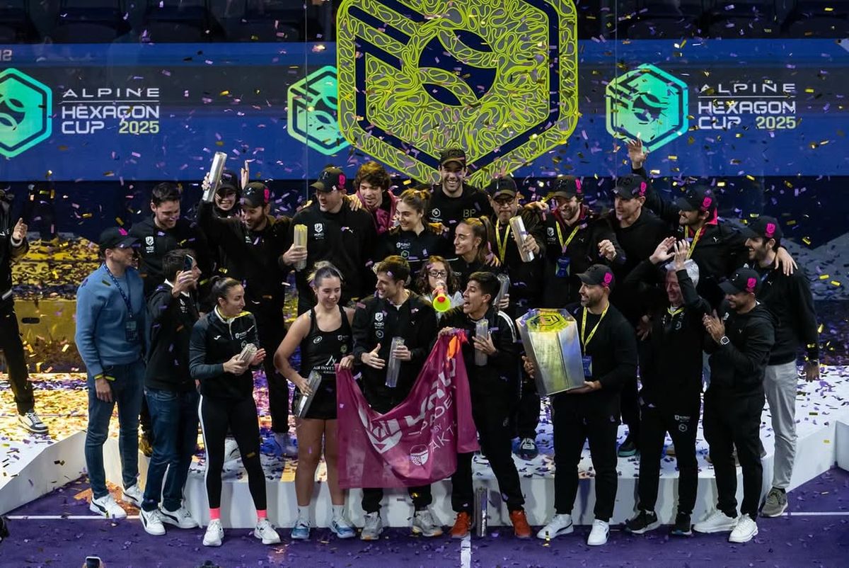 El Kun Agüero y todo el equipo de Krü Padel, campeón de la Hexagon Cup. El Kun Agüero y todo el equipo de Krü Padel, campeón de la Hexagon Cup.