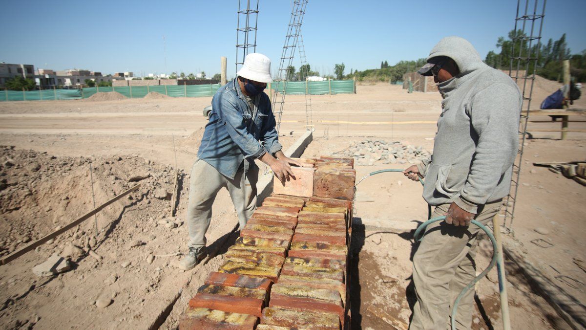 La venta de materiales para la construcción registró una nueva suba en octubre.