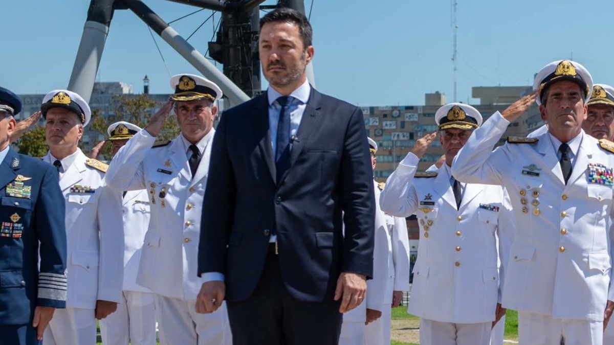 El ministro de Defensa sabe que una de las batallas que lo esperan es la electoral. El ministro de Defensa sabe que una de las batallas que lo esperan es la electoral.