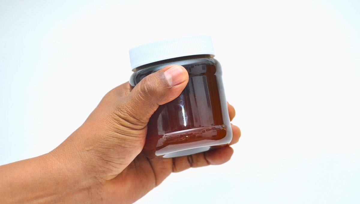 Utiliza café molido y vinagre de vino blanco. Utiliza café molido y vinagre de vino blanco.