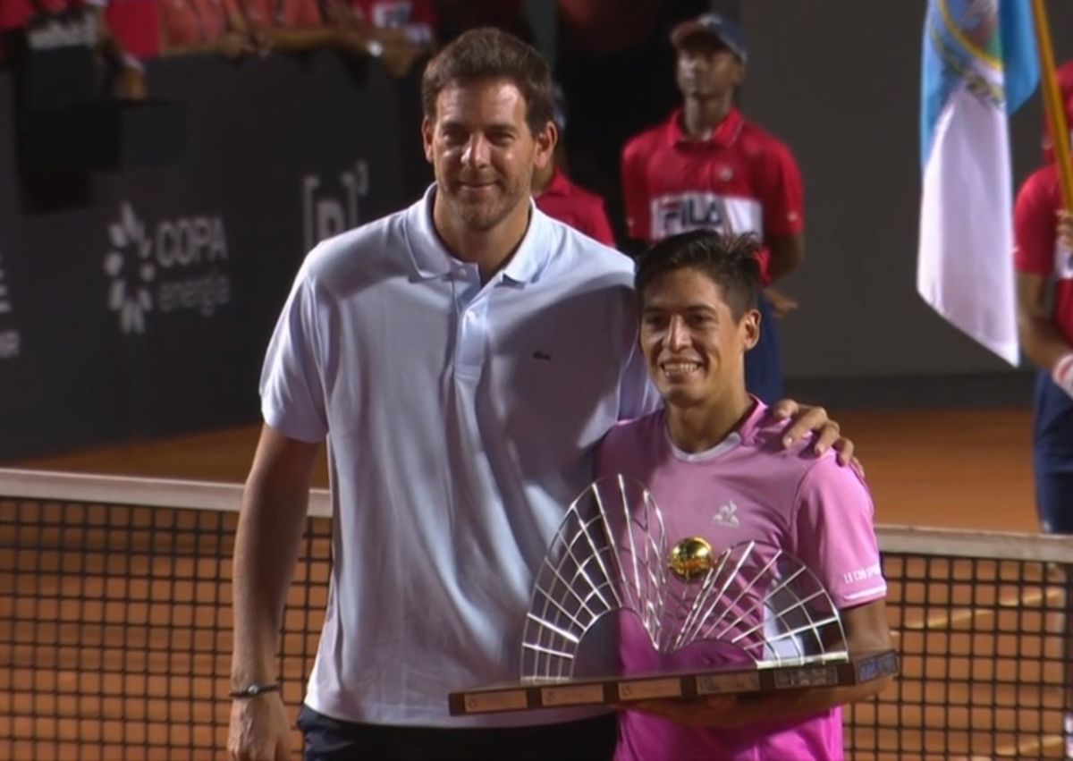 Juan Martín Del Potro fue el encargado de entregarle el trofeo a Sebastián Báez en Río de Janeiro. Juan Martín Del Potro fue el encargado de entregarle el trofeo a Sebastián Báez en Río de Janeiro. 