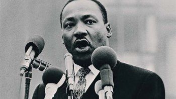 Develaron que el FBI instigó a Martin Luther King para que se suicidara