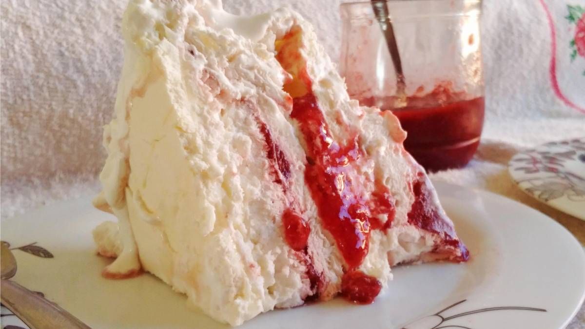 Recetas: aprende a hacer una Torta helada de merenguitos y frutos rojos ocn solo 3 ingredientes. Foto: gentileza lomismoperosano. Recetas: aprende a hacer una Torta helada de merenguitos y frutos rojos ocn solo 3 ingredientes. Foto: gentileza lomismoperosano.
