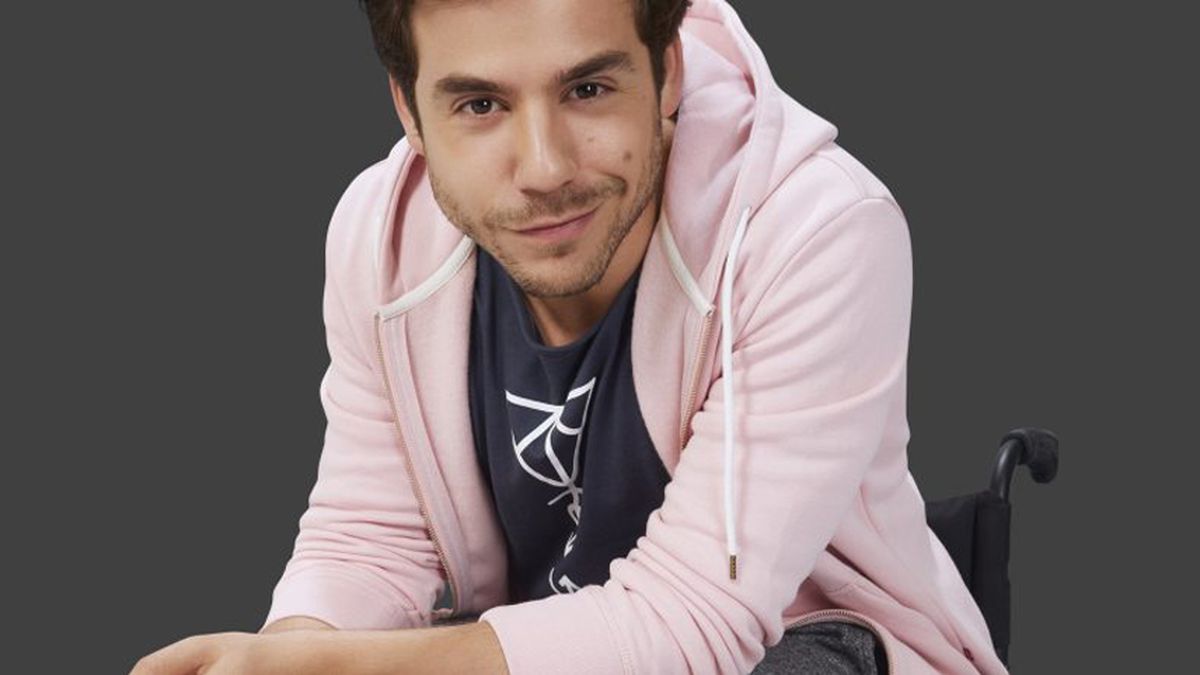 Fernando Dente protagoniza Bia, la nueva serie de Disney que estrena este lunes Fernando Dente protagoniza Bia, la nueva serie de Disney que estrena este lunes
