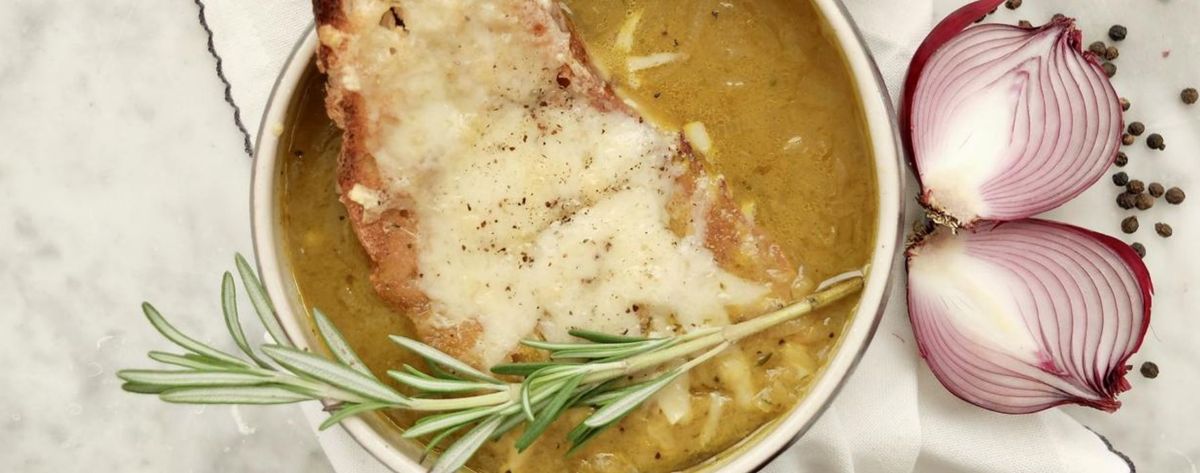 Beneficio de tomar sopa de cebolla. Beneficio de tomar sopa de cebolla.