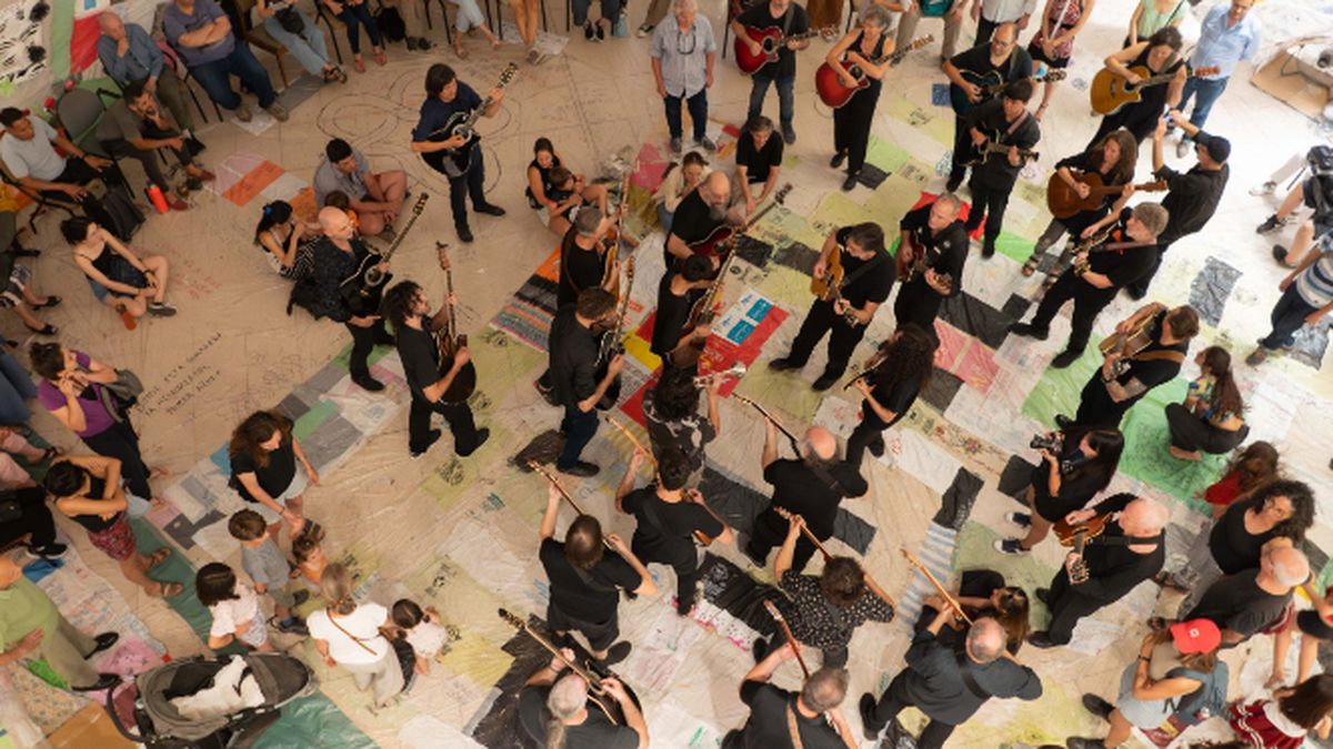 La Orquesta de guitarras se presentará en dos horarios: a las 19 y a las 21. La Orquesta de guitarras se presentará en dos horarios: a las 19 y a las 21.