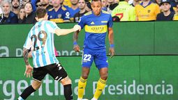 Sebastián Villa, a pesar de la denuncia de violencia de género que tiene, fue titular en Boca.