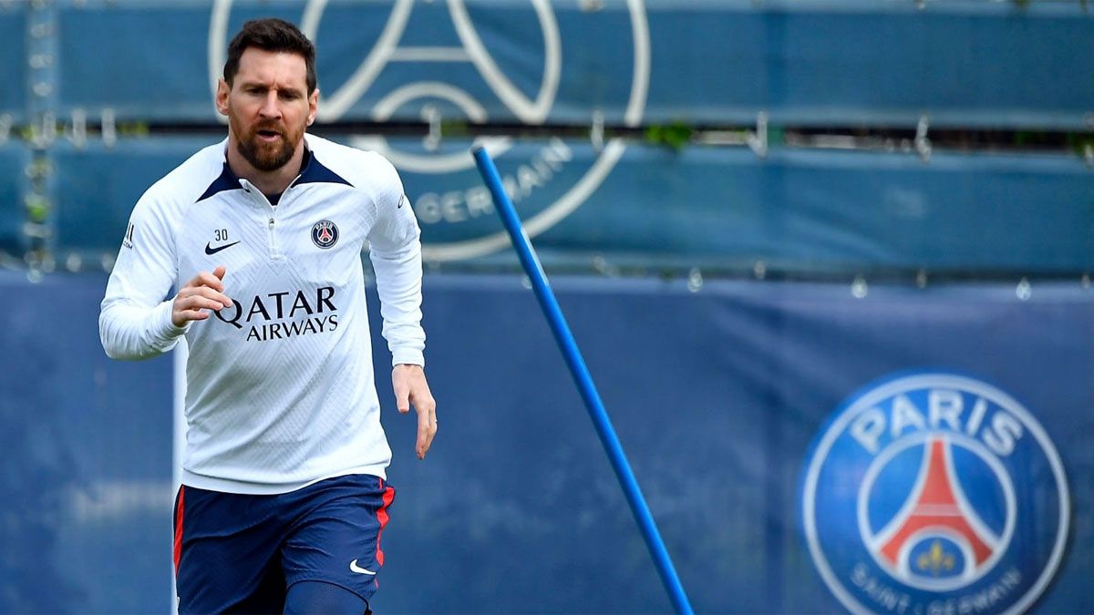 Lionel Messi irá de arranque este sábado en el PSG