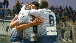 Independiente Rivadavia juega con Vélez, en San Luis.