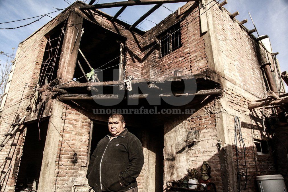 Incendio y drama en Pueblo Diamante: Se me fueron 10 años de trabajo