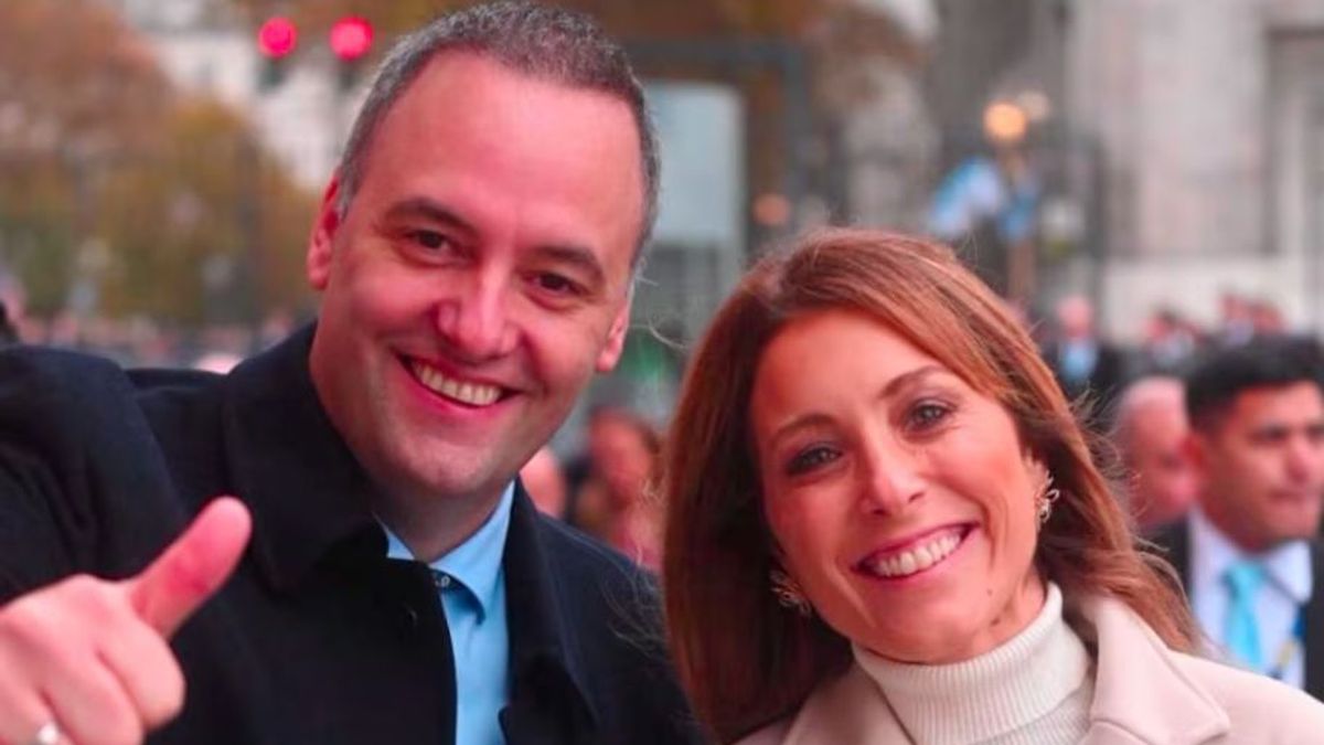 Manuel Adorni, el Jefe de Gabinete, y su esposa Bettina Angeletti. Manuel Adorni, el Jefe de Gabinete, y su esposa Bettina Angeletti.