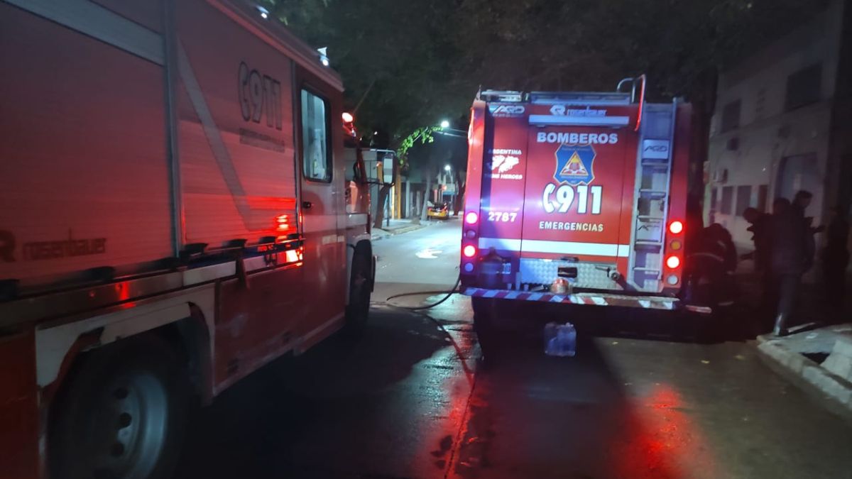 Incendio en La Favorita: dos personas sufrieron graves quemaduras Incendio en La Favorita: dos personas sufrieron graves quemaduras