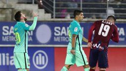Cambiaron los roles: pase magistral de Suárez para el gol de Messi
