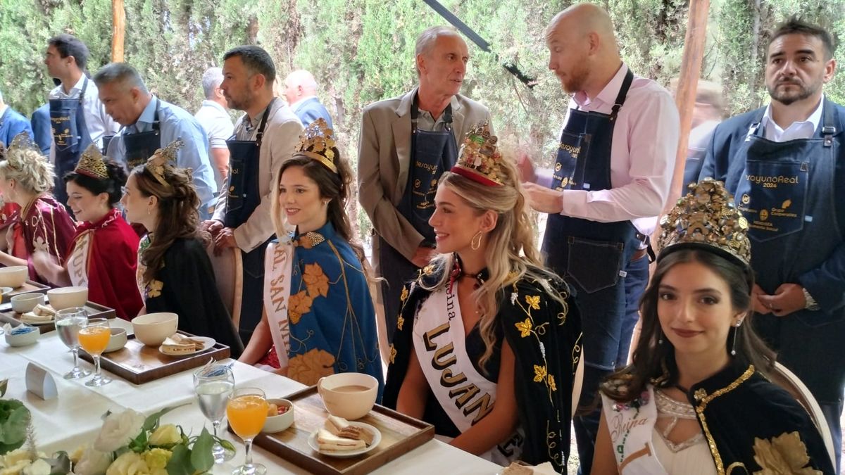 Las 18 candidatas departamentales a Reina de la Vendimia 2024 están acompañadas por cada uno de los intendentes.