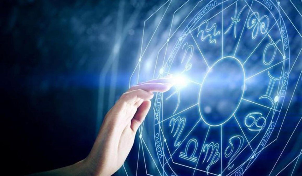 Horóscopo de hoy para cada signo: cómo nos irá en el amor y el trabajo