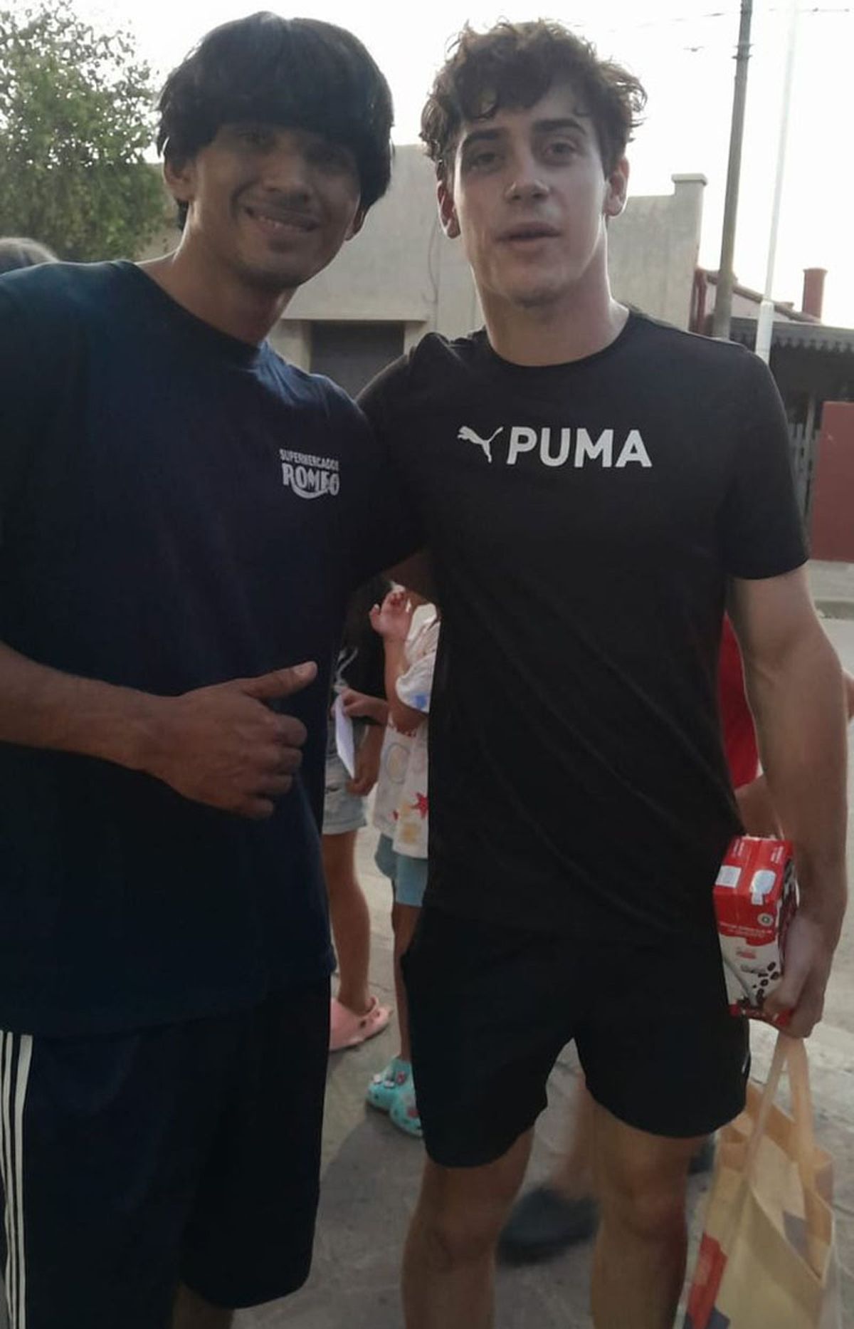 Colapinto es muy requerido en sus vacaciones.