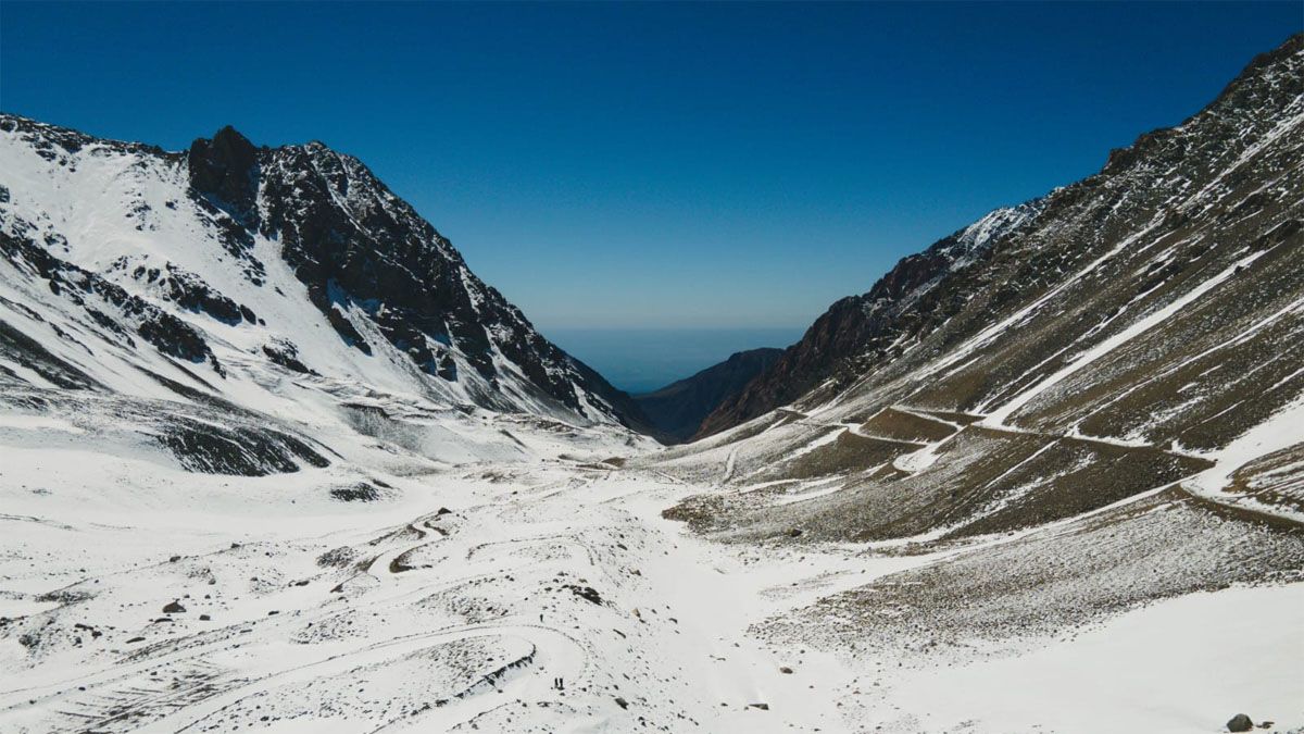 Los 12 andinistas tienen mucha experiencia en montaña y en el deporte ski, splitboard y snowboard. Los 12 andinistas tienen mucha experiencia en montaña y en esquí, splitboard y snowboard.