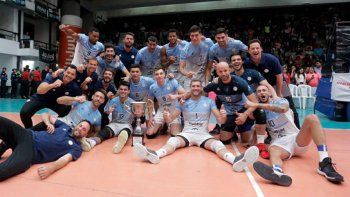 Con Agustín Loser, Bolívar se adjudicó la Supercopa argentina de vóleibol