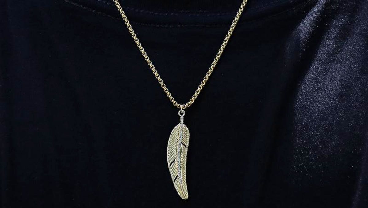 Las plumas suelen asociarse con la pureza, la comunicación y el mundo natural, reflejando la elegancia y la sabiduría. Las plumas suelen asociarse con la pureza, la comunicación y el mundo natural, reflejando la elegancia y la sabiduría.