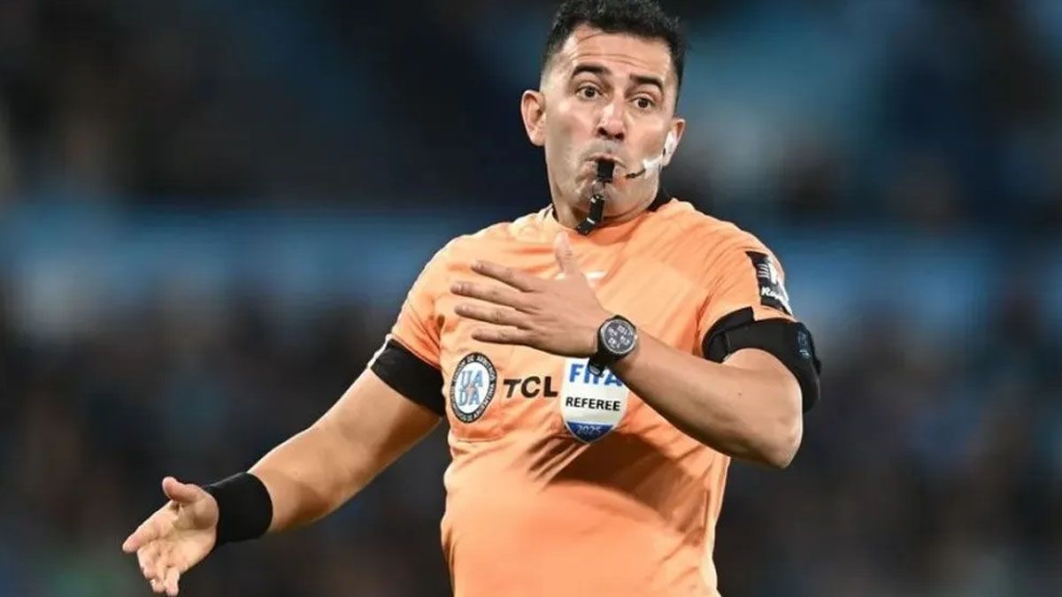 Luis Lobo Medina dirigirá el partido entre la Lepra y Unión. Luis Lobo Medina dirigirá el partido entre la Lepra y Unión.